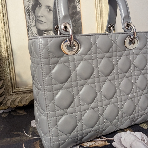 Christian Dior Medium Lady Dior - Picture 9 of 17